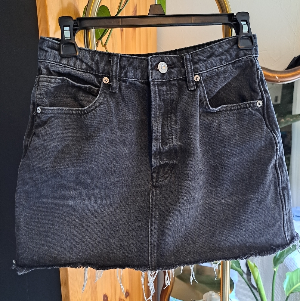 ✨️Free People Rugged A-Line Washed Women's Black Denim Mini Skirt/ Size:…